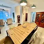 Acogedor Apt 8Pax 4Bdr 2Bth- Cozyhomesevilla2