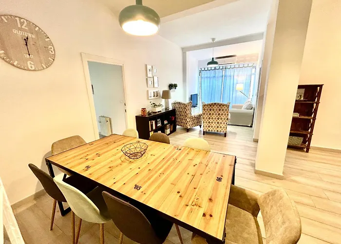 Acogedor Apt 8Pax 4Bdr 2Bth- Cozyhomesevilla2