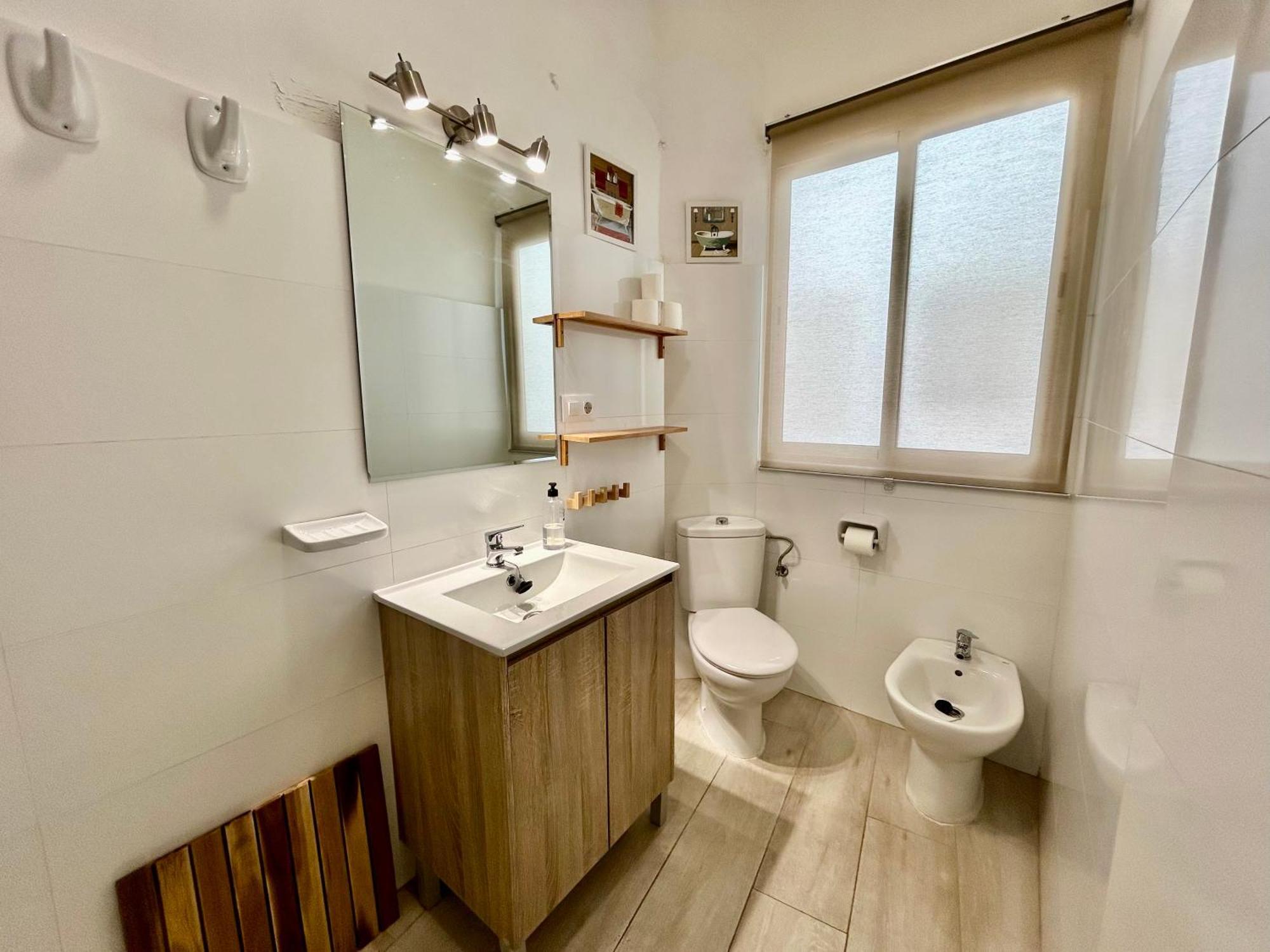 Acogedor 8pax 4bdr 2bth- Cozyhomesevilla2 Appartement